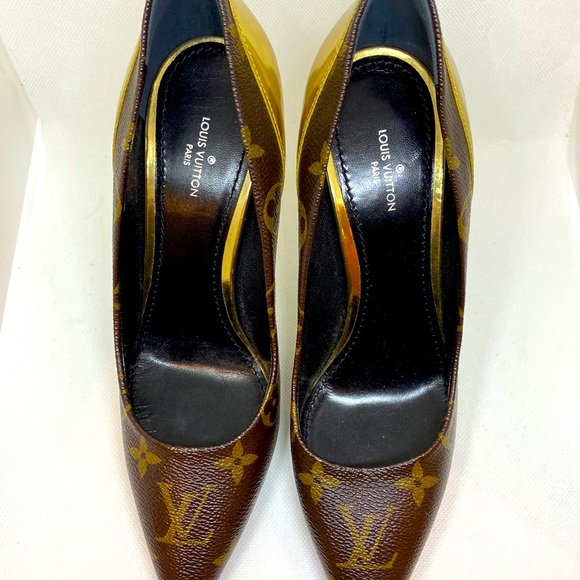 Louis Vuitton Cherie Pump with Gold Heels - Picture 6 of 8